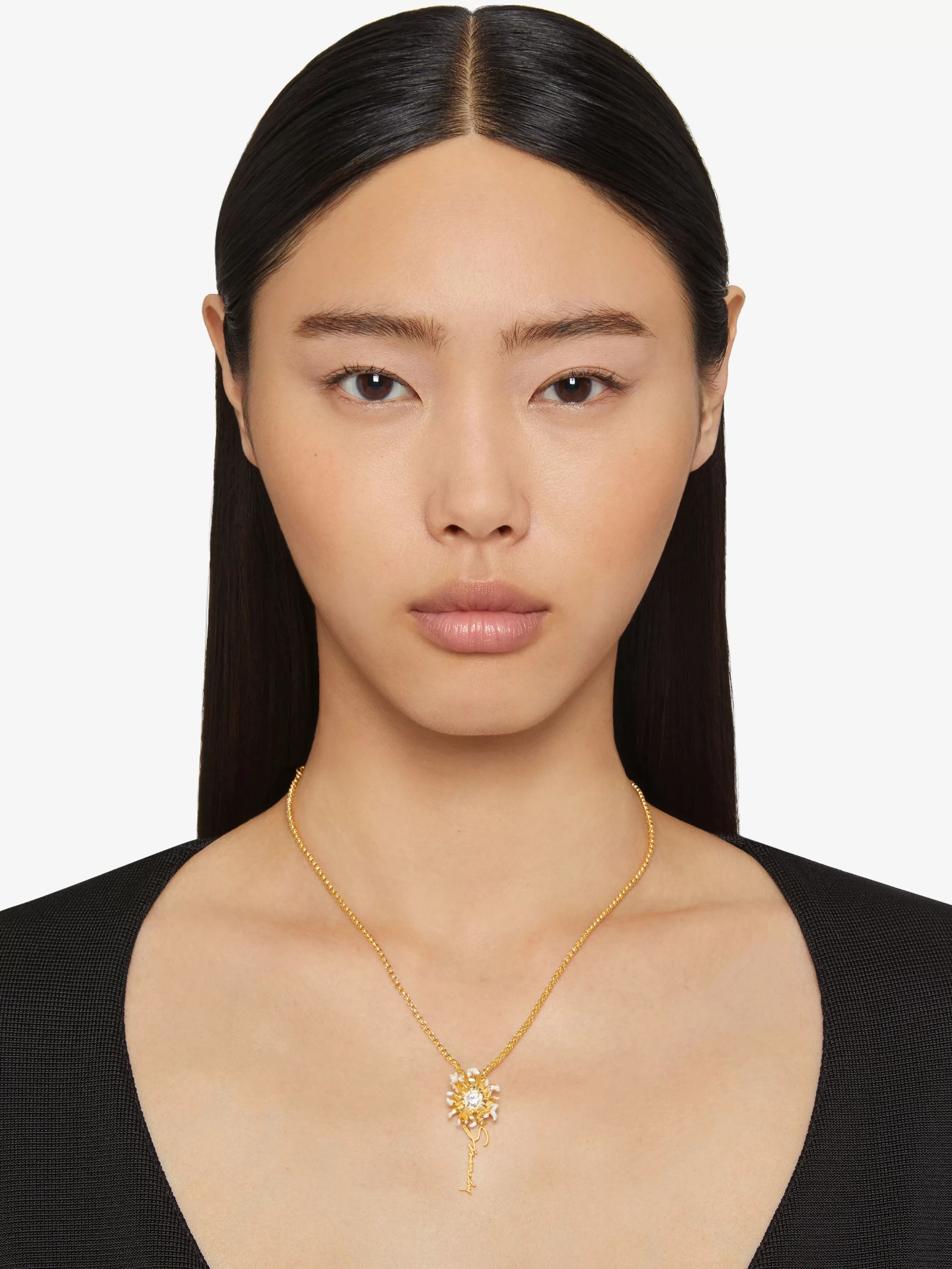 GIVENCHY Jewelry-Daisy necklace in metal and enamel with crystal