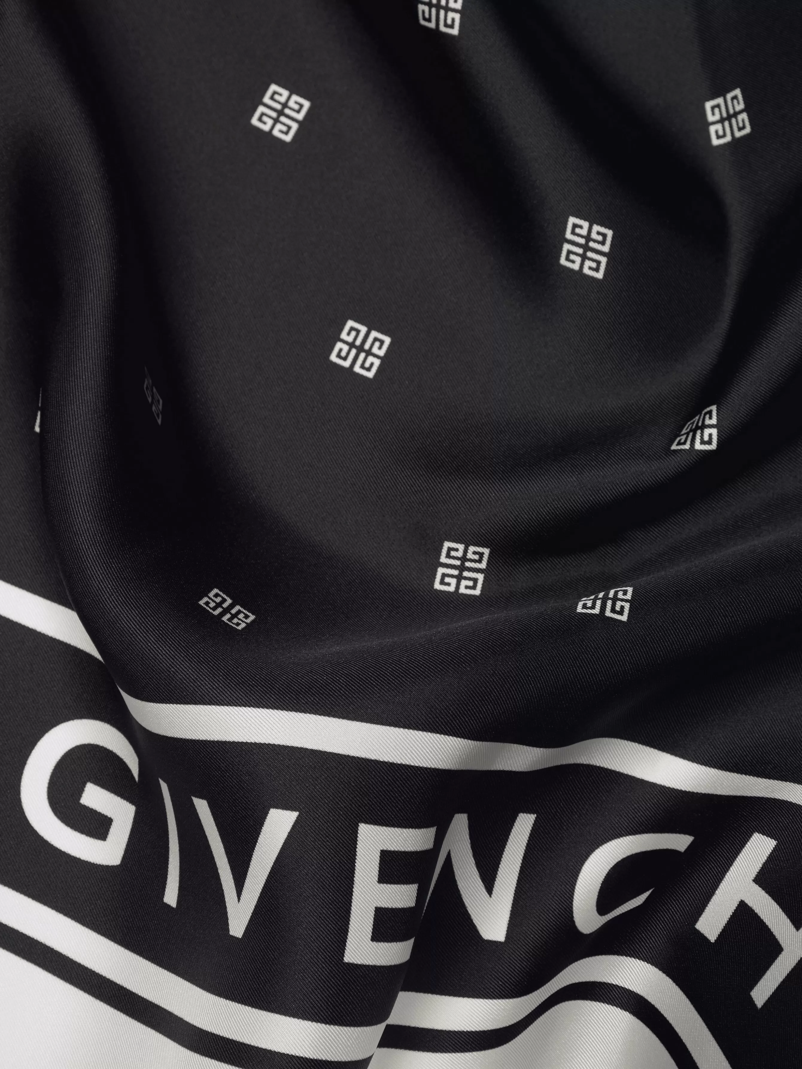 GIVENCHY Scarves-Square in 4G silk