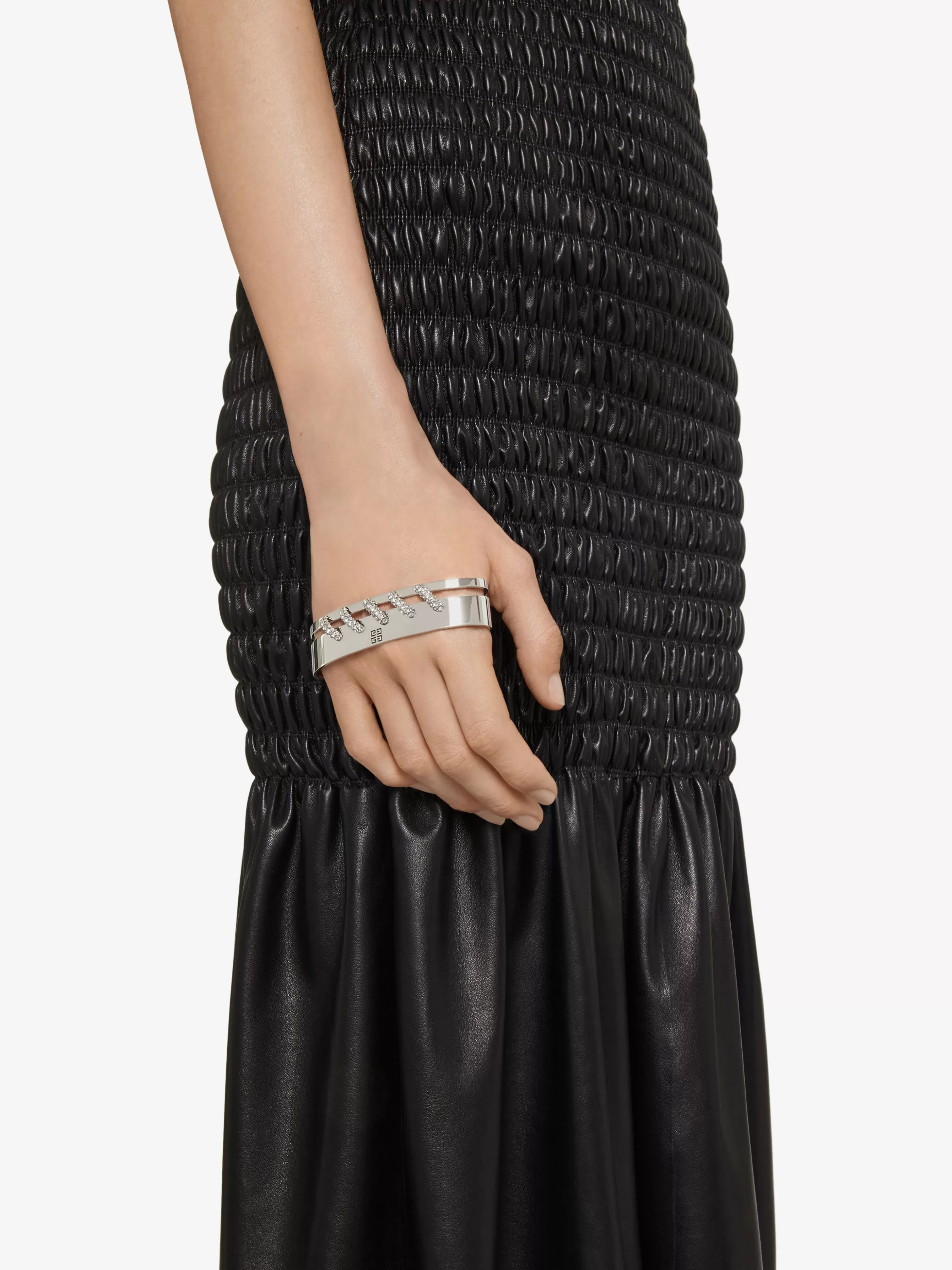 GIVENCHY Jewelry-Stitch hand bracelet in metal with crystals